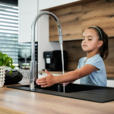 Hybrid køkkenarmatur: en praktisk hjælper til både husholdninger og professionelle køkkener