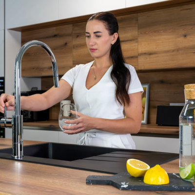 Hybrid køkkenarmatur: en praktisk hjælper til både husholdninger og professionelle køkkener